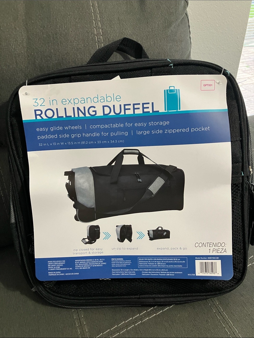Expandable 32" Rolling Duffel Bag - Black